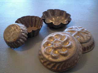 vintage-decoration-moulds