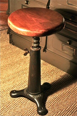 vintage-industrial-furniture-singer-stool