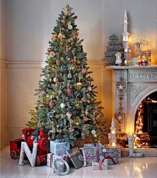 vintage-christmas-tree-decoration-la-boutique-vintage