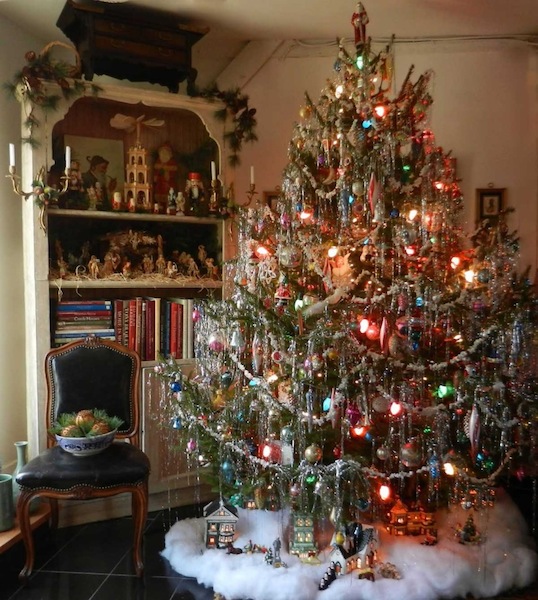 vintage-christmas-tree-decoration