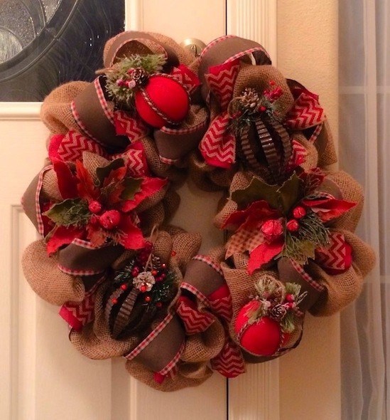 vintage-christmas-outdoor-decoration-wreath-la-boutique-vintage